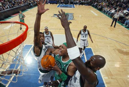 佩工：球队目前状态正佳，下场对阵巴萨从一开始就要全力争胜（佩工：球队状态正盛，战巴萨开哨即全力抢三分）