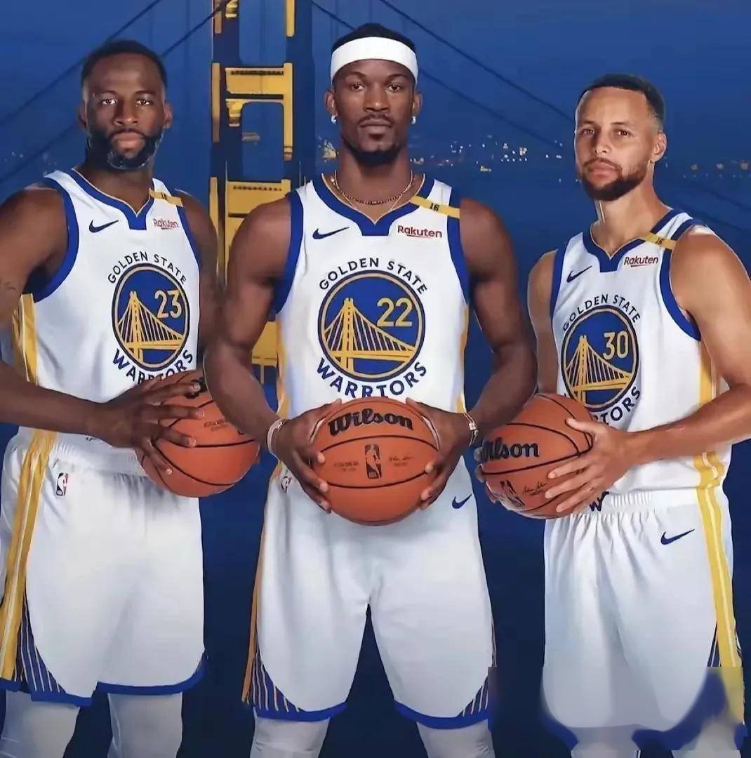 欧足联谈迪亚斯红牌：与对手腿部有强烈不合理接触，危及安全（欧足联回应迪亚斯红牌：对手腿部遭过度不当接触，存在安全风险）