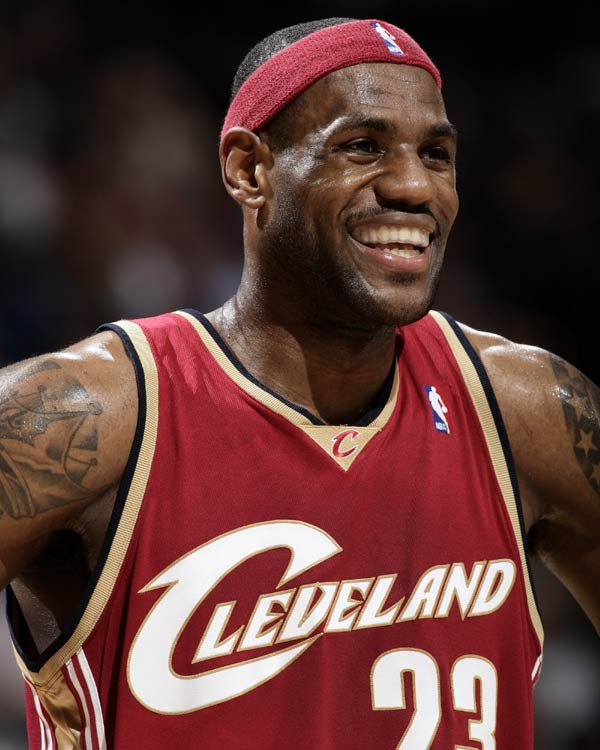 B席：上赛季的表现并不如愿，新赛季我们想提升自己争夺奖杯（B席：上季未尽如人意，新季力求提升冲击冠军）