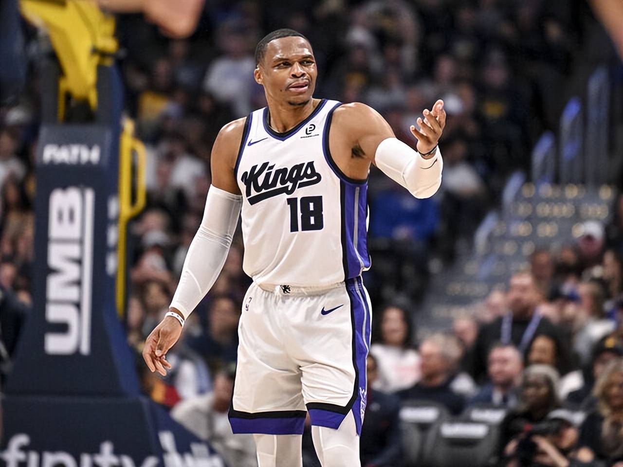 阿方索-戴维斯今日恢复部分合练，为接受手术以来首次（阿方索-戴维斯今日术后首次参加部分合练）