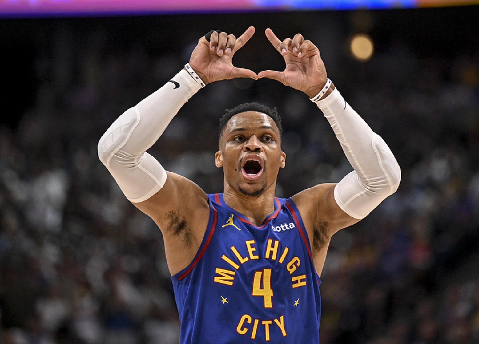 金球奖候选名单即将公布，热门人选浮现（金球奖候选名单将揭晓，热门人选呼之欲出）