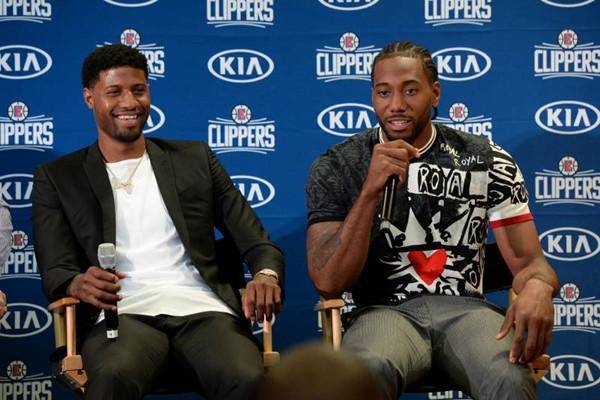 记者：前海港外援奇塔迪尼上海旅游期间专程重返俱乐部拜访（记者：奇塔迪尼来沪旅游期间专程回访海港俱乐部）