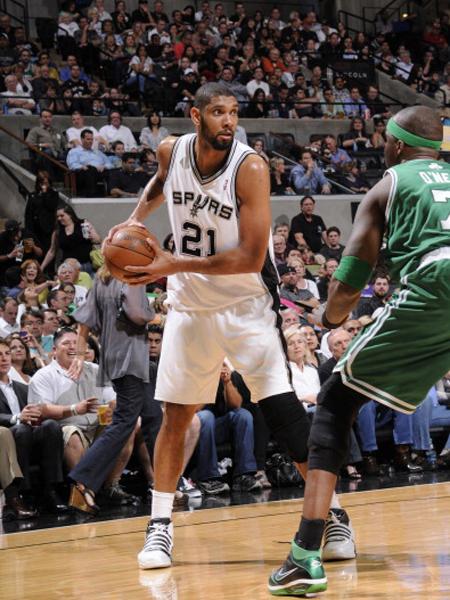 帕尔特伊律师：否认所有指控，配合CPS调查三年，期待最终清白（帕尔特伊律师：坚称无辜，三年配合CPS调查，盼还以清白）