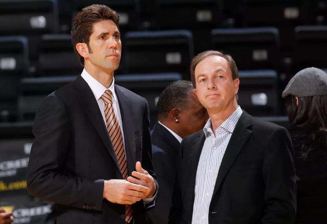 库尔图瓦：当下我肯定是最佳门将之一；没感觉更衣室关系不好（库尔图瓦：我当下无疑是顶级门将之一；更衣室关系并不紧张）